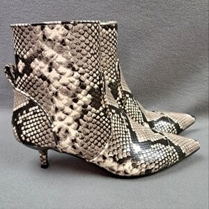 Michael Kors Kadence Snake Embossed Ankle Bootie Women's Size 6.5 Kitten NWOT‎